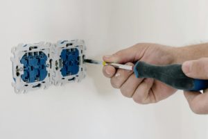 Blaue Ader als Schaltdraht