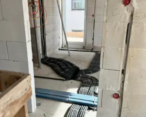 Elektroinstallation auf dem Rohfußboden